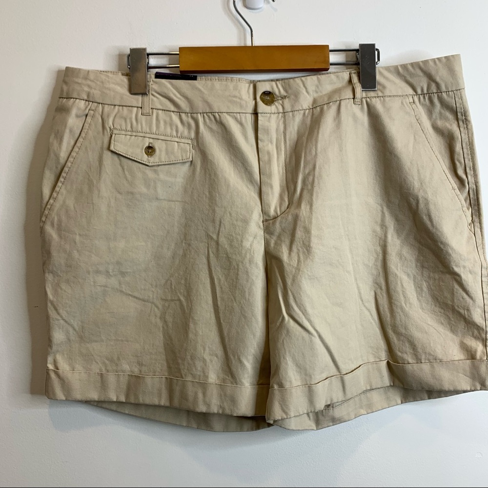 ☀️ 3/$15 Nicole Miller Original Khaki Shorts